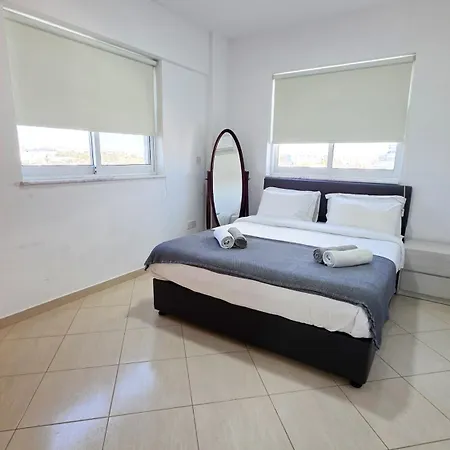 Sunset Poolside With Pool Facility Apartamento Larnaca